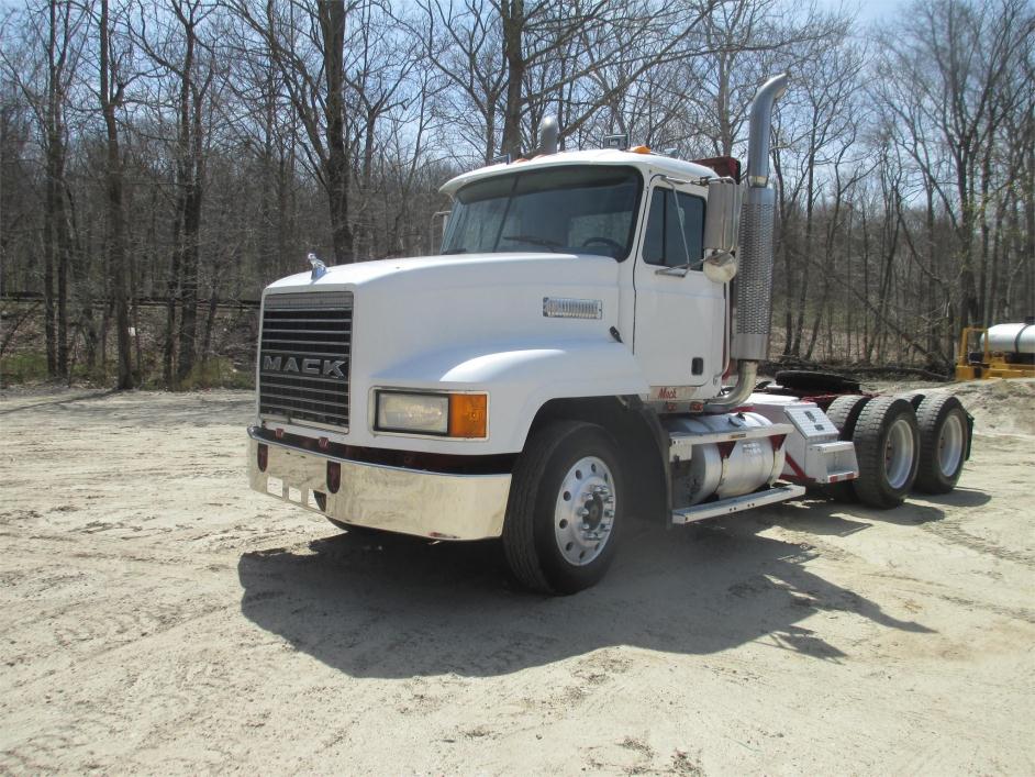 1998 Mack Ch600gk  Conventional - Day Cab