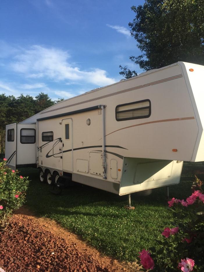 1999 Forest River Cardinal 36LX