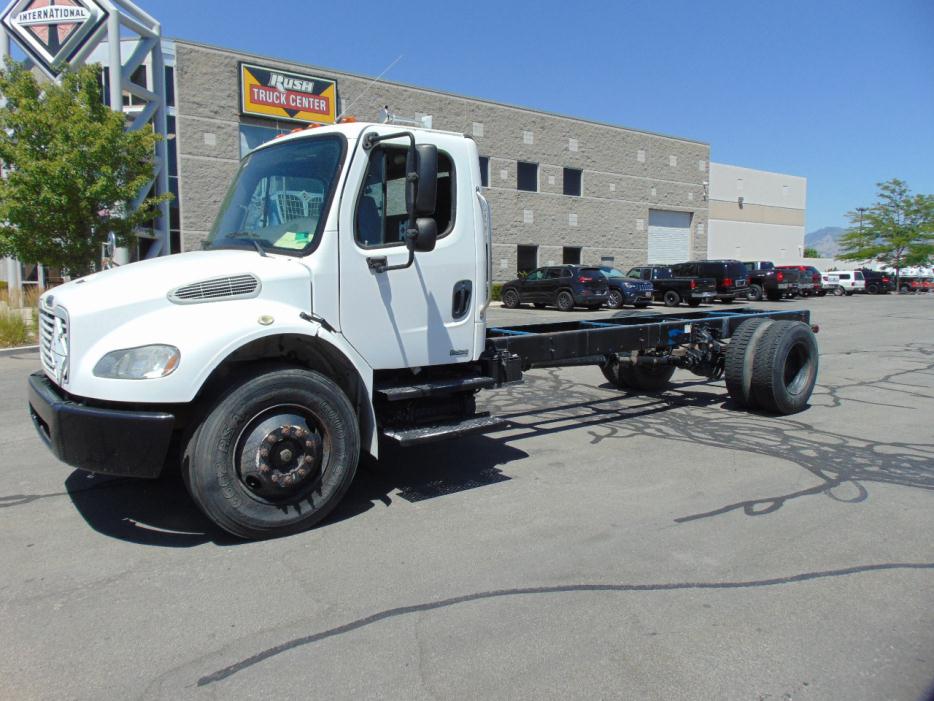2004 Freightliner Business Class M2 106  Cab Chassis