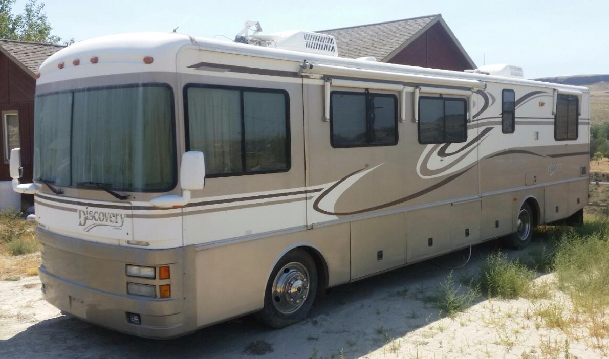 1999 Fleetwood Discovery 38