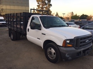 2005 Ford F350  Flatbed Truck