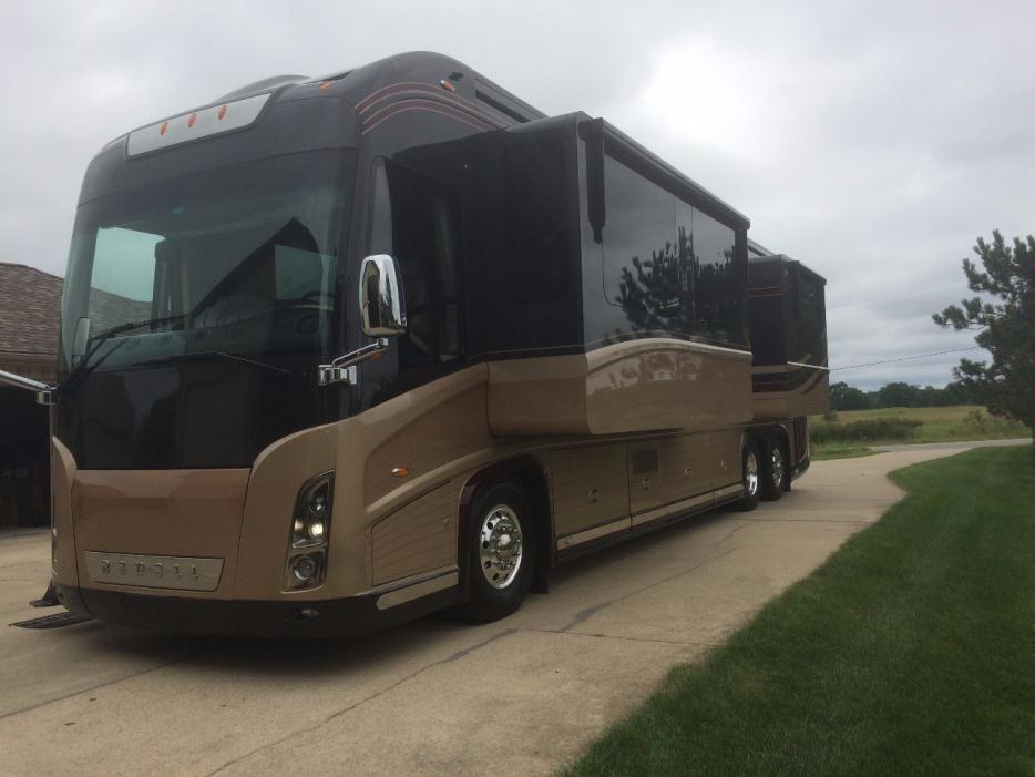 2008 Newell Coach P2000i