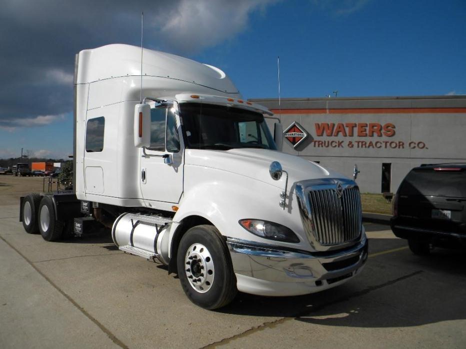 2009 International Prostar  Conventional - Sleeper Truck