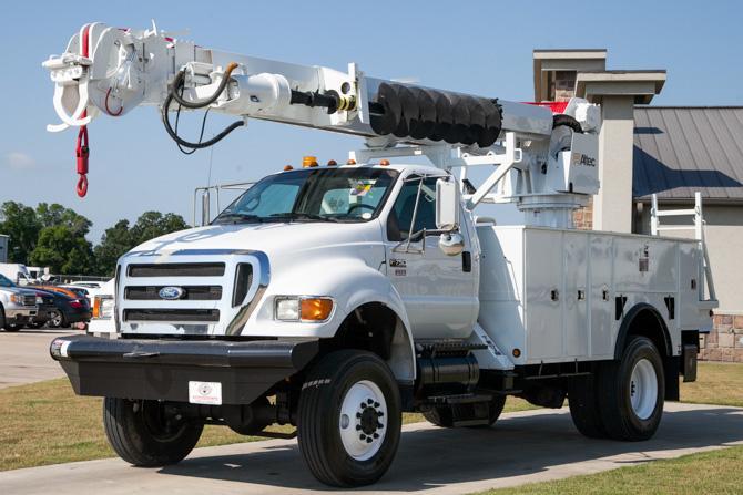 2008 Ford F750  Digger Derrick