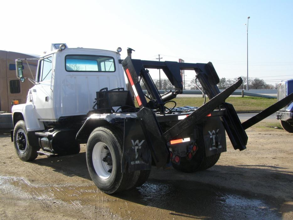 1991 Ford L7000  Garbage Truck