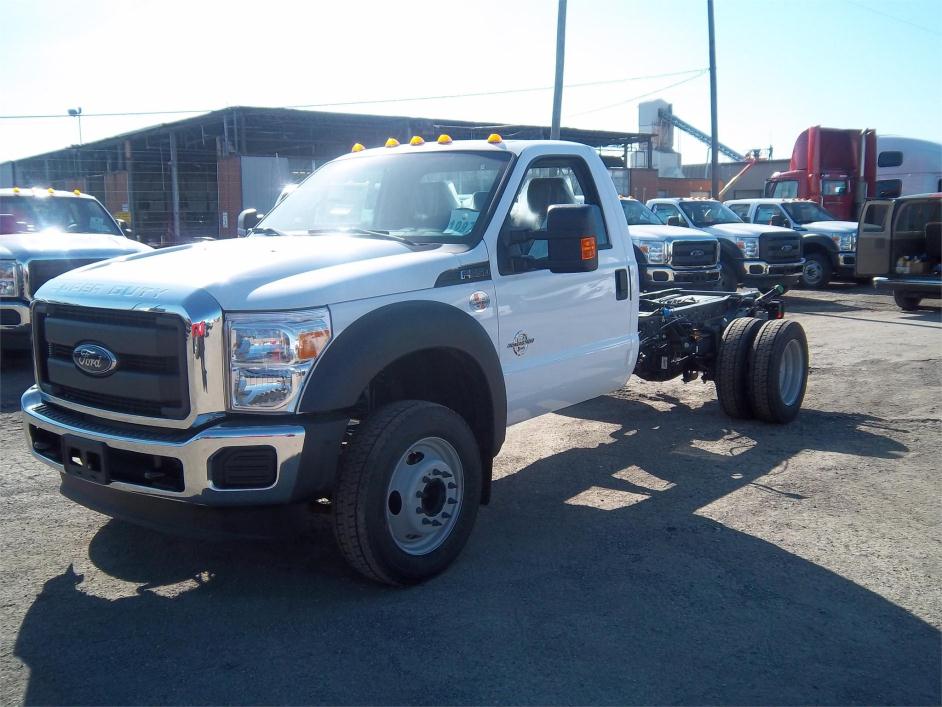 2016 Ford F550 Xl Sd  Cab Chassis