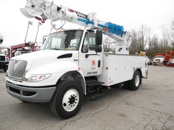 2012 Terex Commander 4047  Digger Derrick