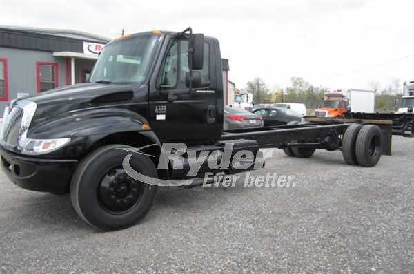 2006 International 4400  Cab Chassis