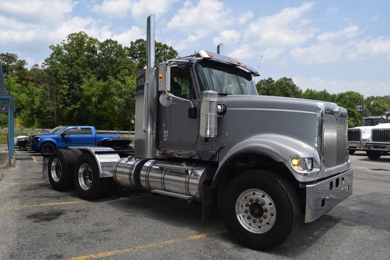 2007 International 5900  Conventional - Day Cab
