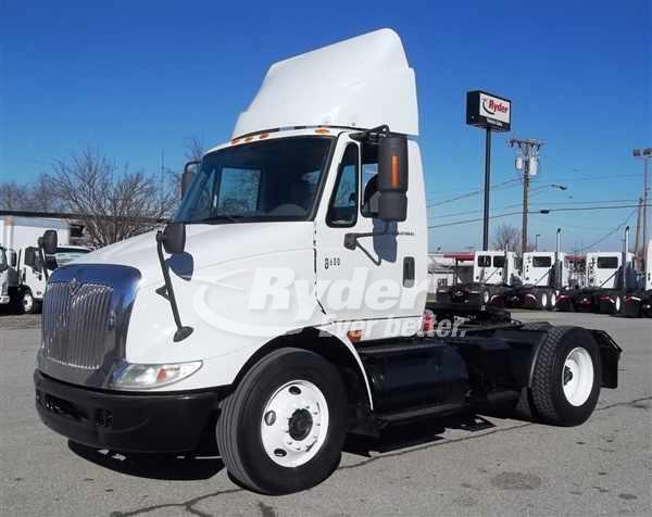 2005 International 8600  Conventional - Day Cab
