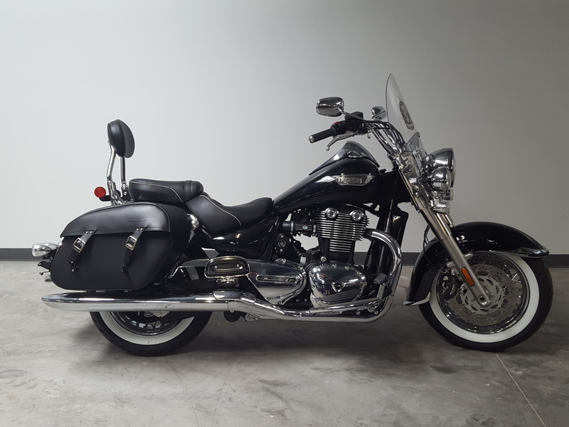 2015 Triumph Thunderbird Commander ABS Two-Tone