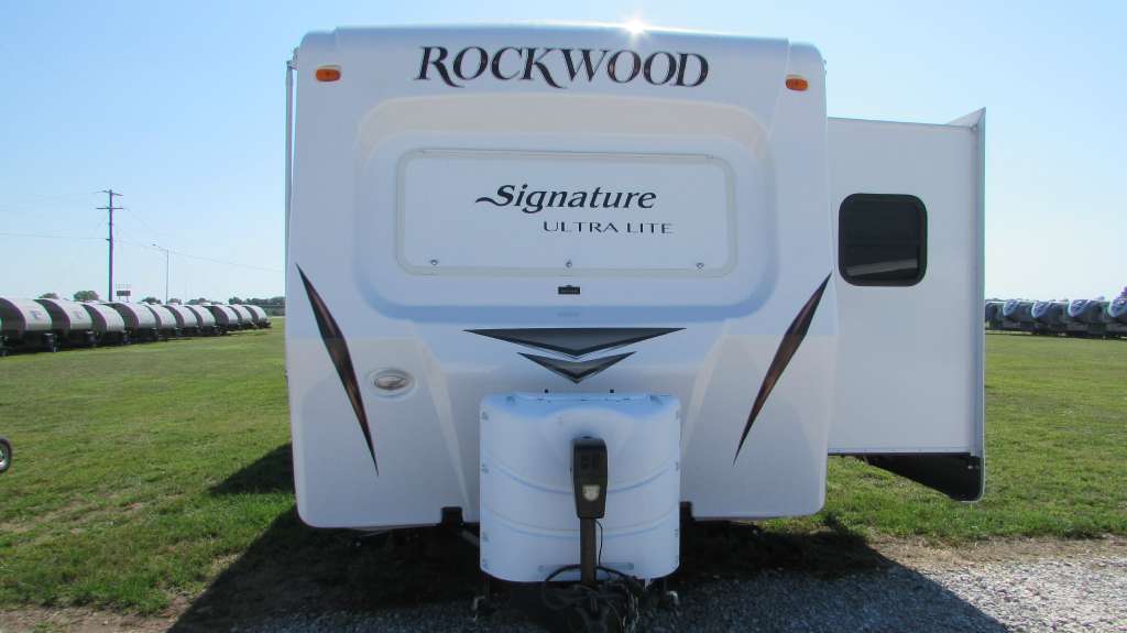 2015 Forest River Rockwood Signature Ultra Lite 8329SS