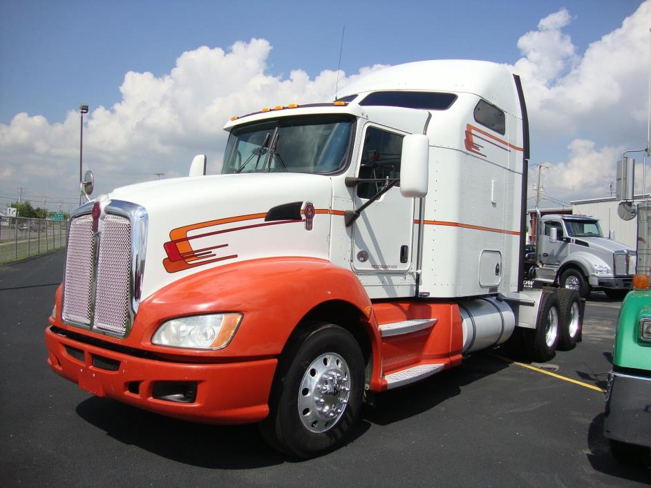 2011 Kenworth T660  Conventional - Sleeper Truck