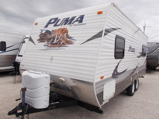 2011 Palomino Puma Travel Trailer 19RL