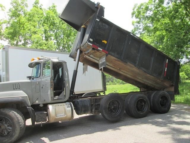 1996 Mack Rd688s  Dump Truck