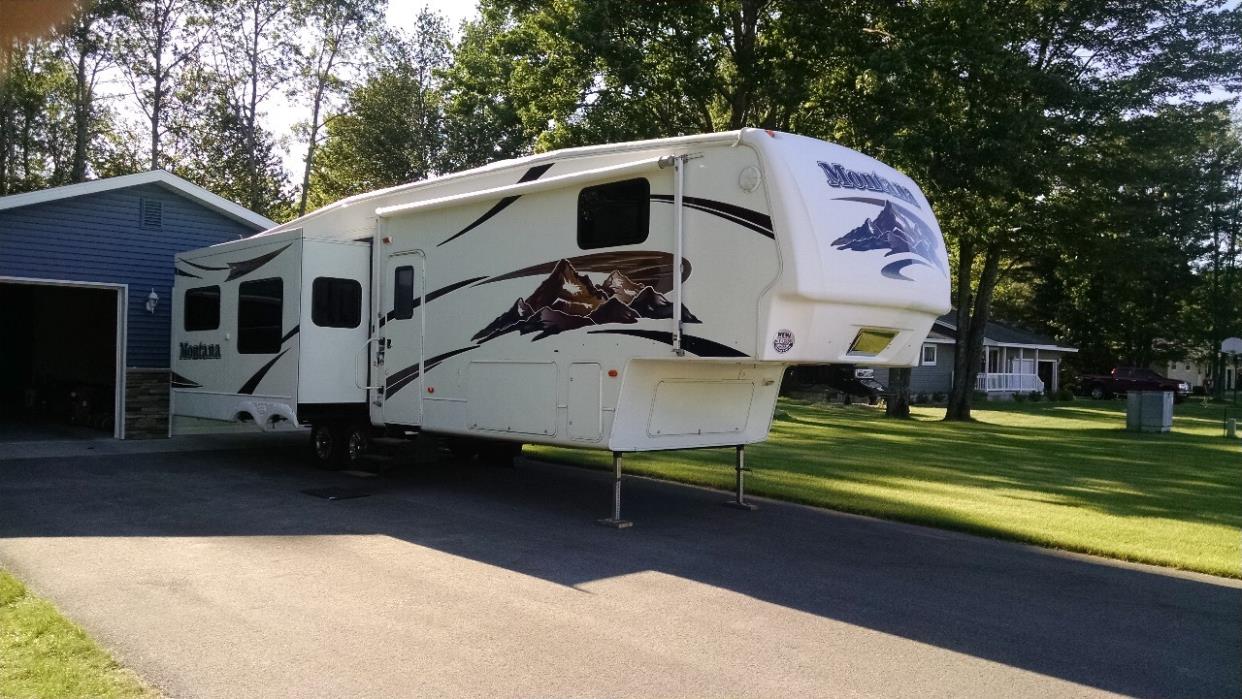 2007 Keystone Montana 3400RL