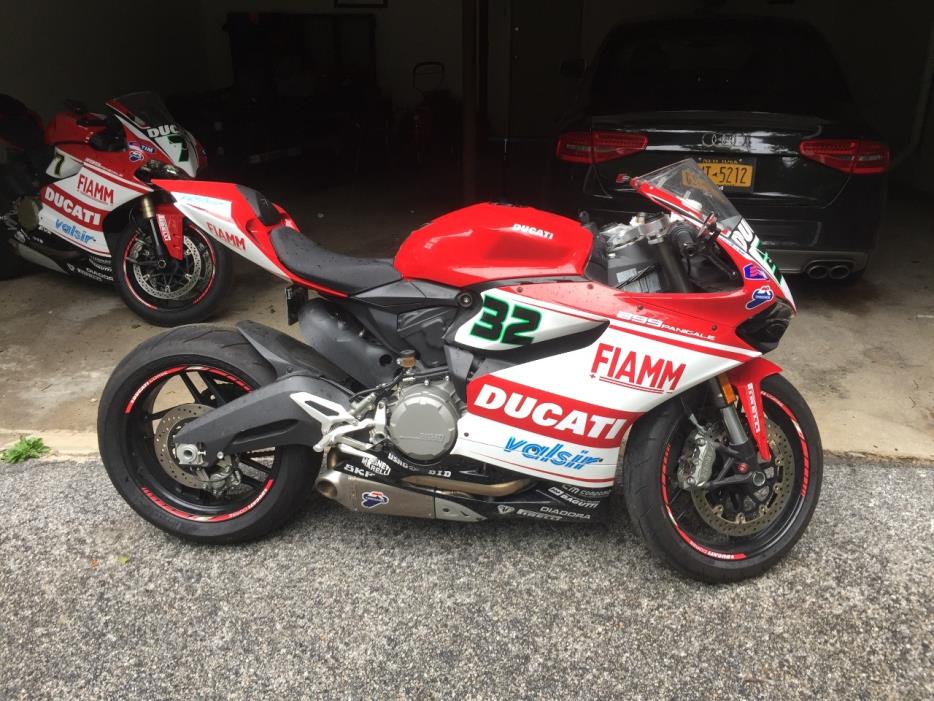 2016 Ducati HYPERMOTARD 939