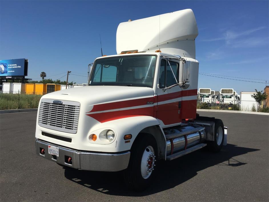 2000 Freightliner Fl112  Conventional - Day Cab
