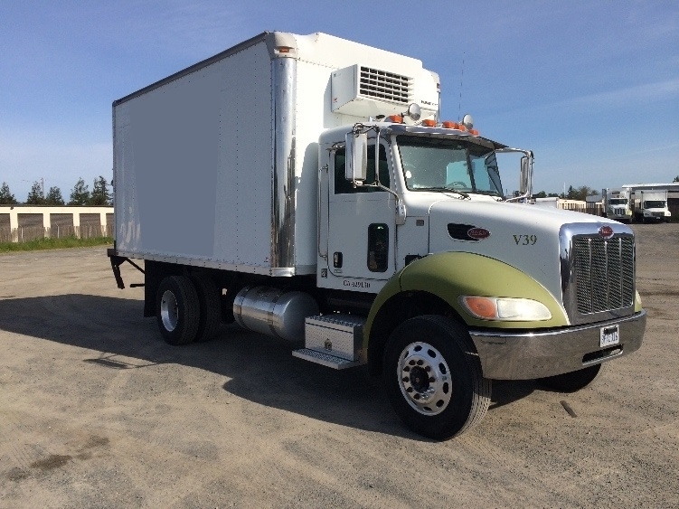 2009 Peterbilt 335  Refrigerated Truck