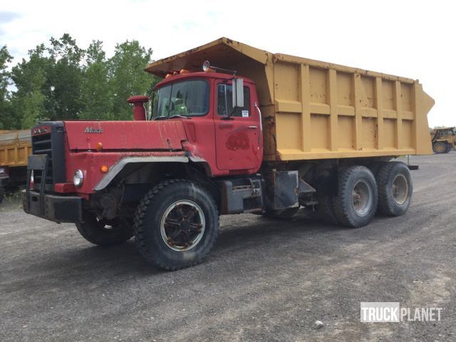 1982 Mack Dm886sx  Dump Truck