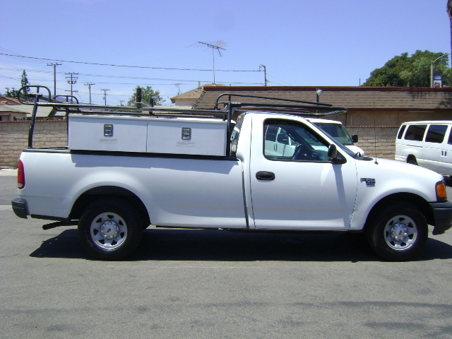 2004 Ford F150  Contractor Truck
