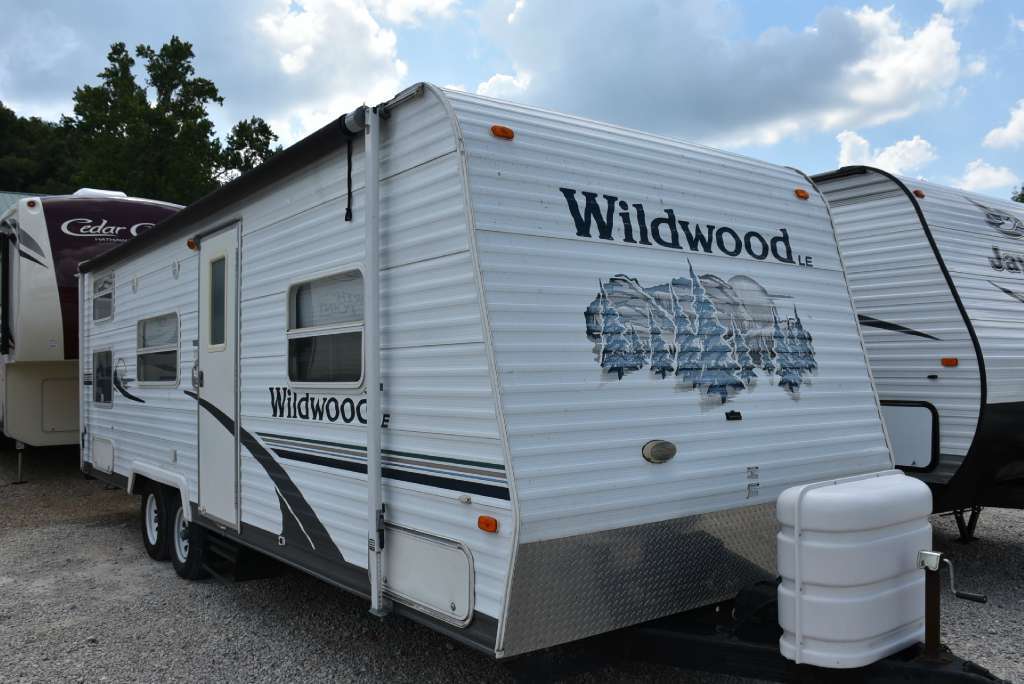 2005 Forest River 27BH WILDWOOD LE