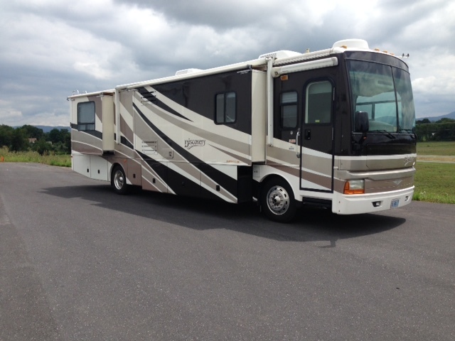 2003 Fleetwood Discovery 39L