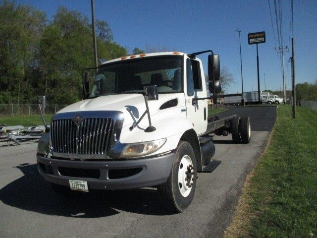 2010 International Durastar 4300  Box Truck - Straight Truck