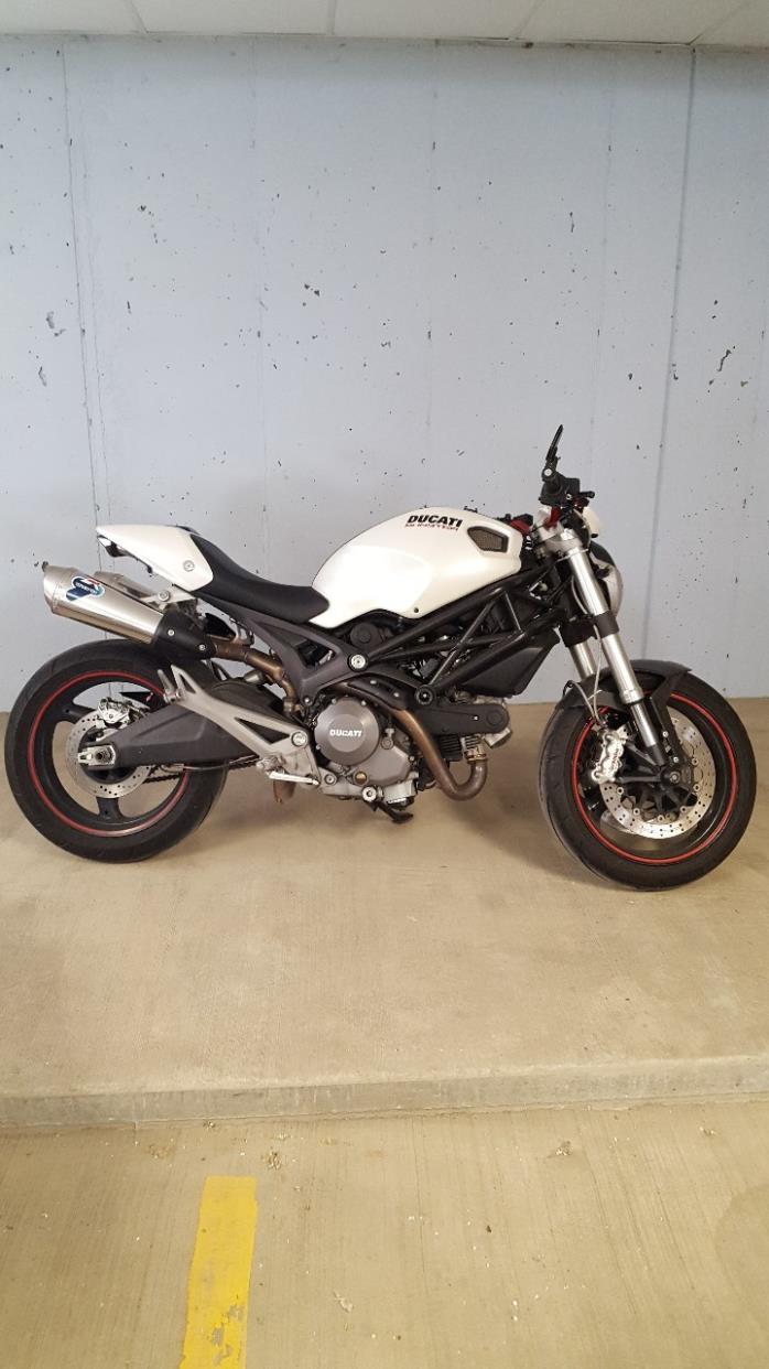 2015 Ducati M1200
