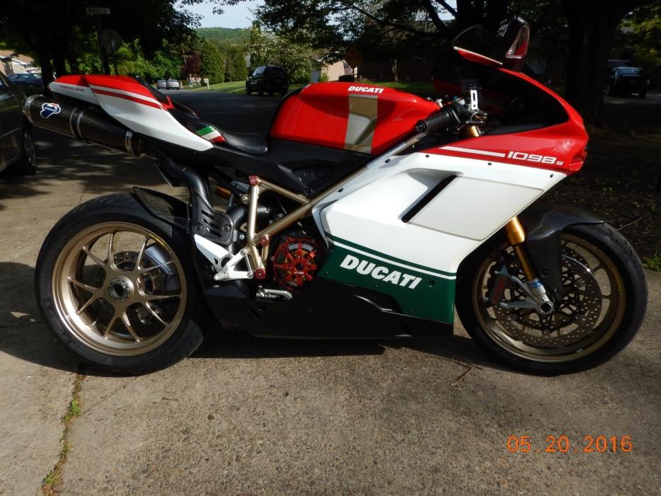 2016 Ducati MONSTER 821