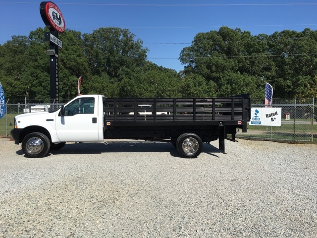 2004 Ford F-550  Flatbed Truck