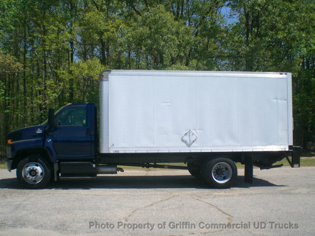2006 Chevrolet C6500 Box Non Cdl Just 36k Mi One Owner  Flatbed Truck