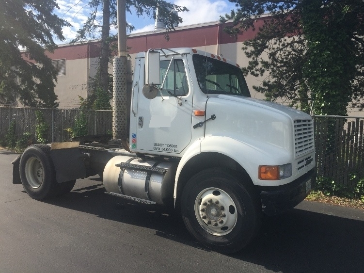 2000 International 8100  Conventional - Day Cab