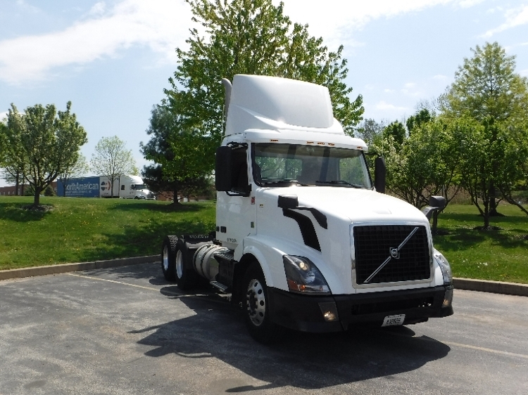 2013 Volvo Vnl64t300  Conventional - Day Cab