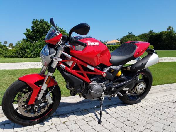 2001 Ducati 748 Mono