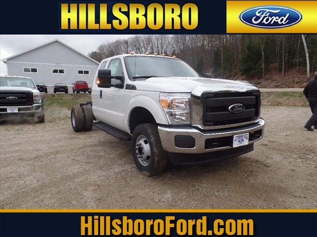 2016 Ford F-350 Chassis Cab  Pickup Truck