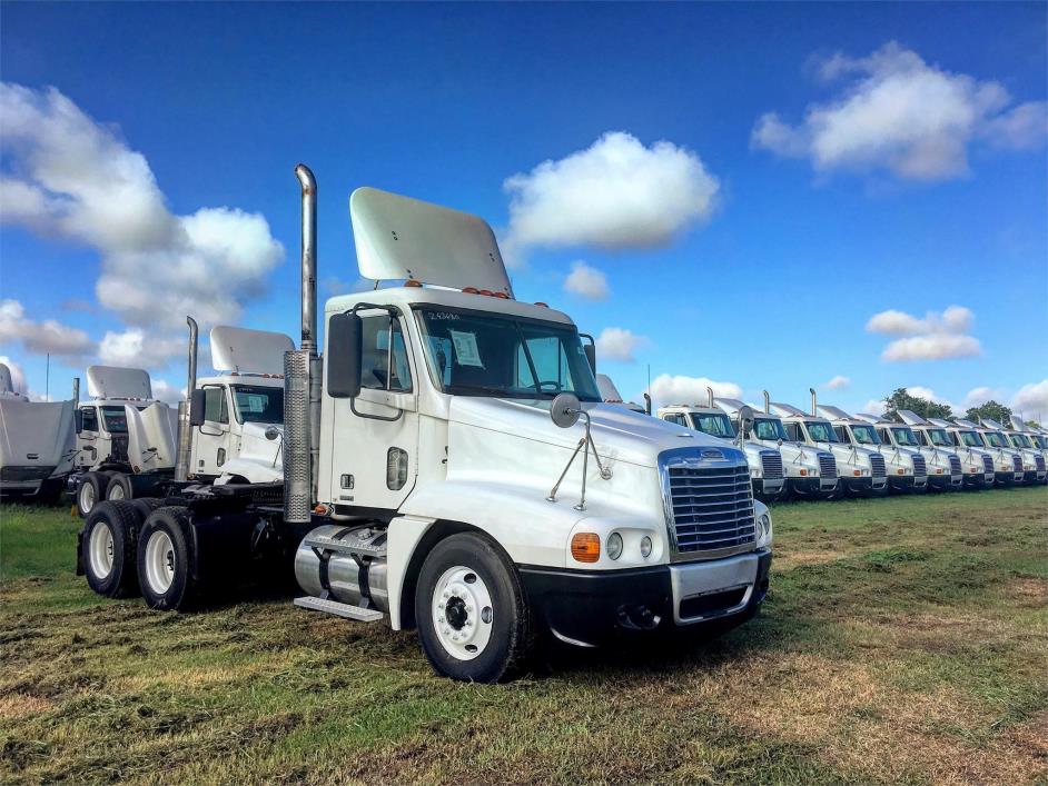 2008 Freightliner Century 120  Conventional - Day Cab