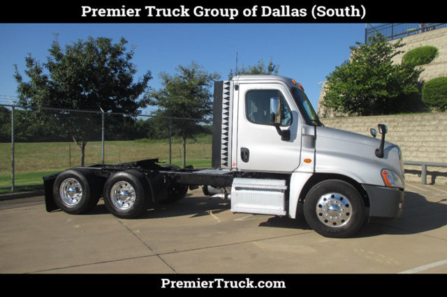 2015 Freightliner Ca125  Conventional - Day Cab