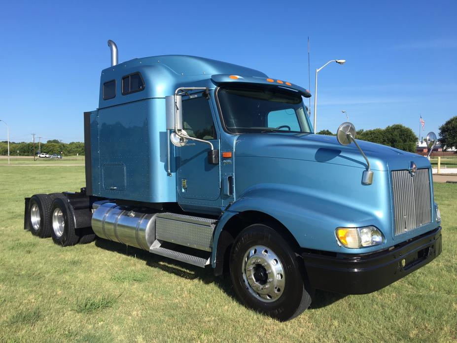 2007 Navistar 9400  Conventional - Sleeper Truck