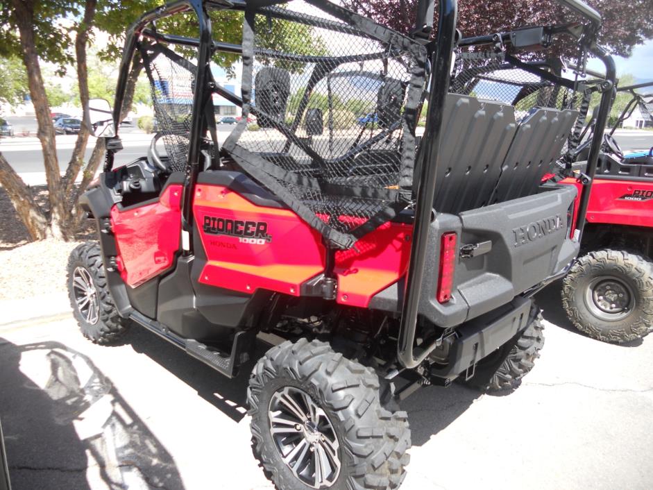 2016 Honda Pioneer™ 1000-5 Deluxe