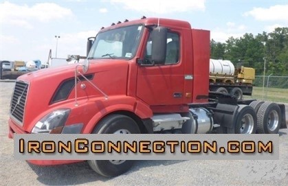 2006 Volvo Vnl64t300  Conventional - Day Cab