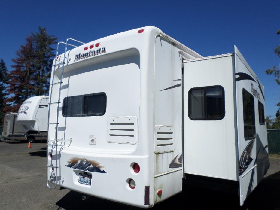 2009 Keystone MONTANA 35 REAR KITCHEN