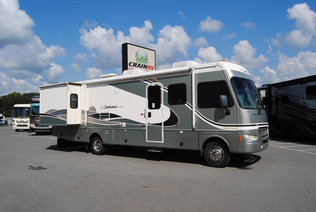 2004 Fleetwood Southwind 35