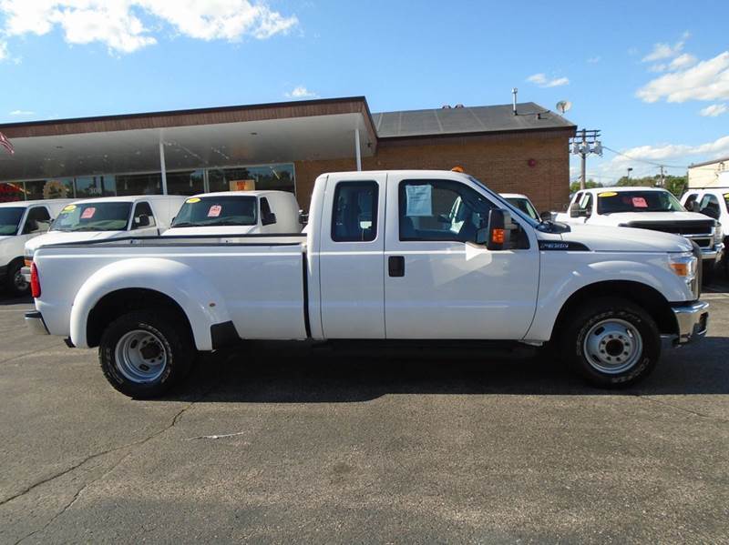 2013 Ford F-350 Xl Super Duty Extended Cab Drw 8'   Pickup Truck