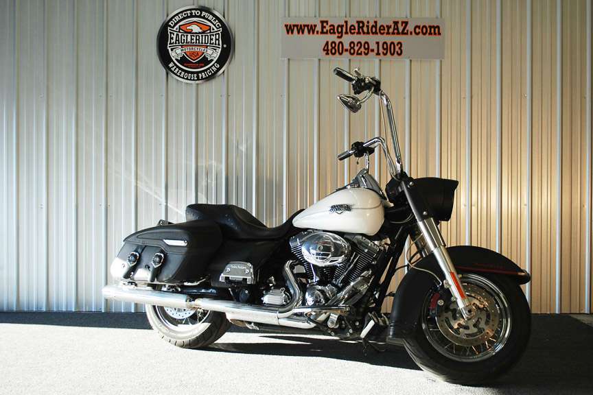 2009 Harley-Davidson FLHTCU - Ultra Classic Electra Glide