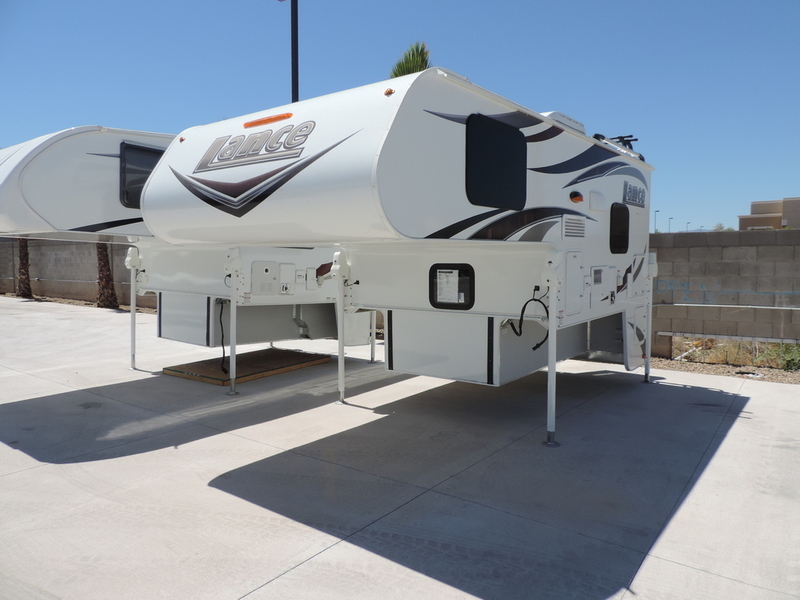 2017 Lance Truck Campers 825