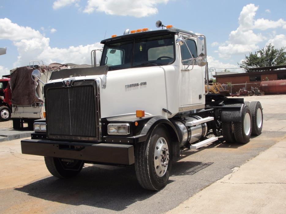 2001 Western Star 4842  Conventional - Day Cab