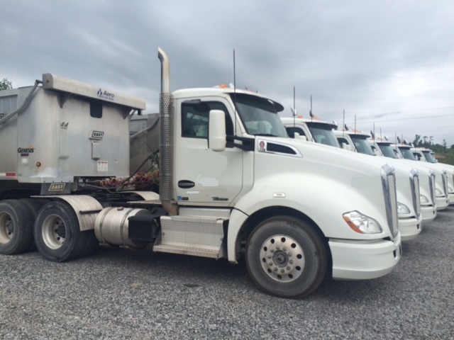 2014 Kenworth T680  Conventional - Day Cab