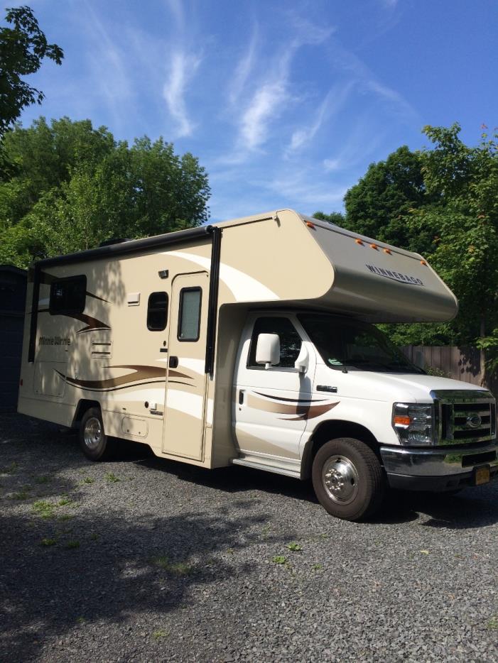 2015 Winnebago Minnie Winnie 22R