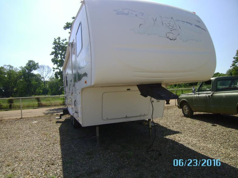 2006 Forest River WILDCAT 27RL
